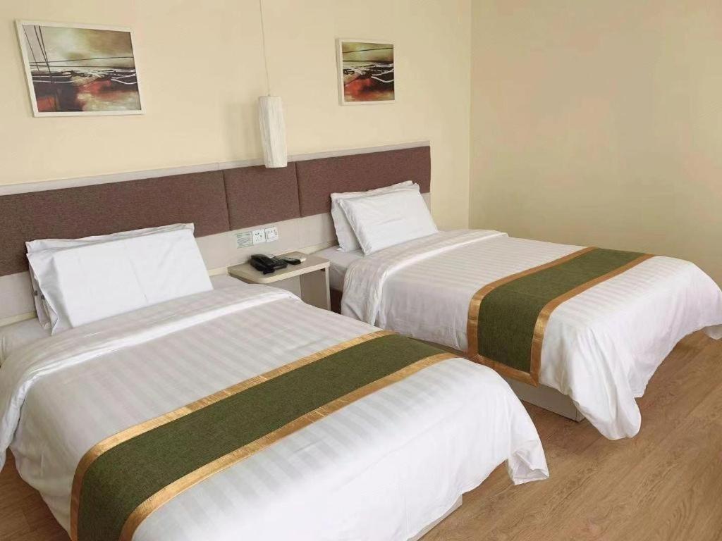 Home Inn Plus Shanghai New International Expo Center Yushan Road Yuanshen Sports Exterior photo