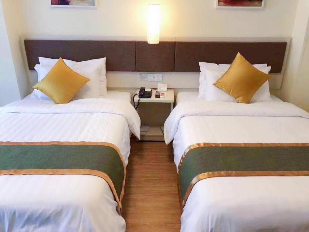 Home Inn Plus Shanghai New International Expo Center Yushan Road Yuanshen Sports Exterior photo